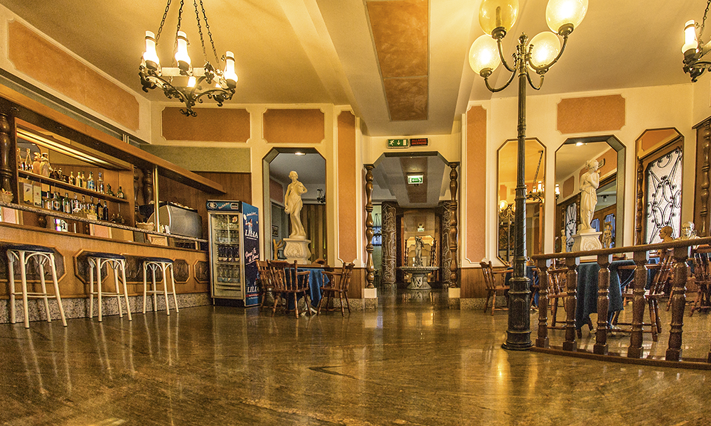 Tourist Hotel