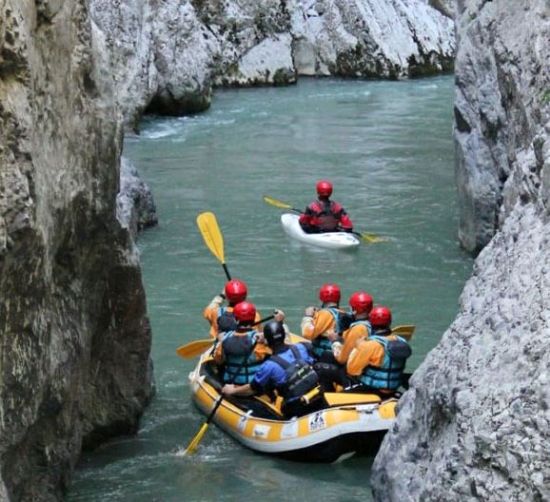 Immagine di Rafting nel Parco Nazionale del Pollino (Primavera - Estate) - Soft Rafting